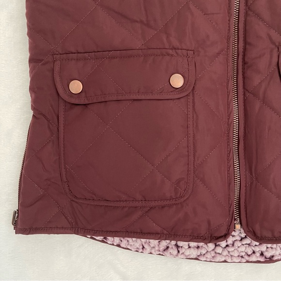 Reversible Purple Sherpa Vest - Picture 8 of 14